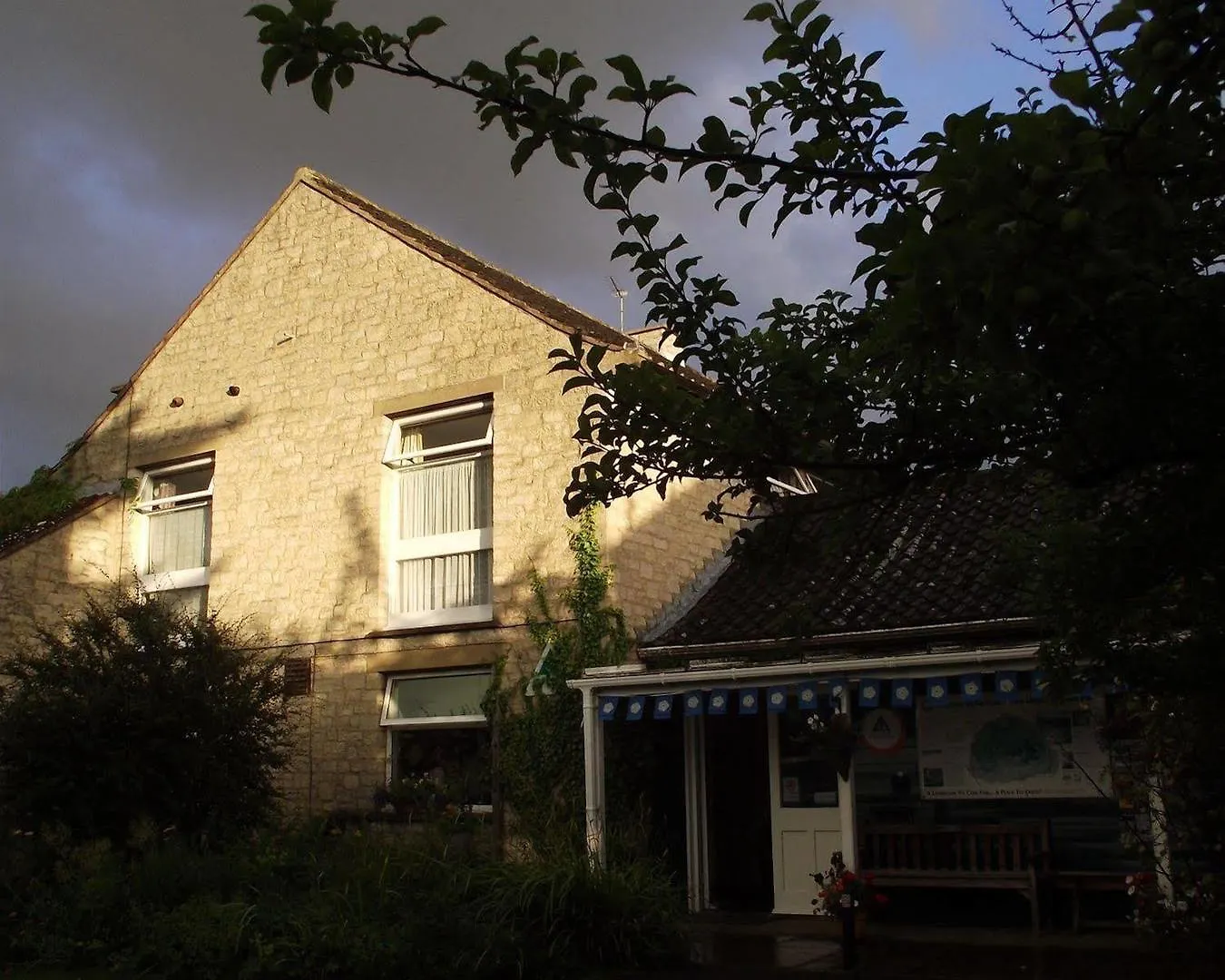 Yha Helmsley - Hostel 4*,